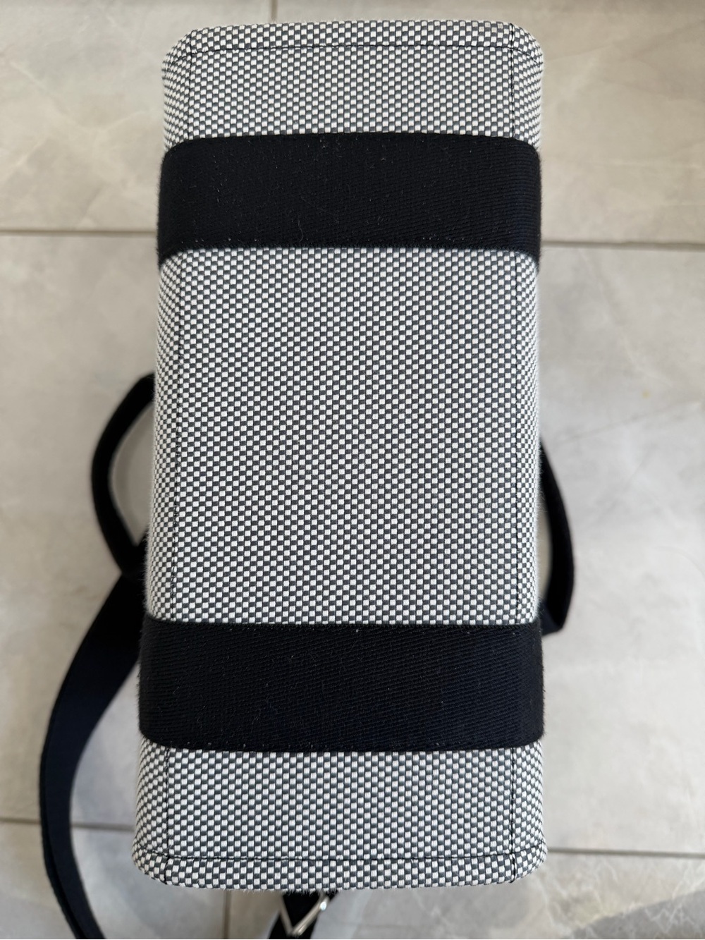 Lululemon Two-Tone Canvas Mini Tote Bag 4.5L - Picture 6 of 6